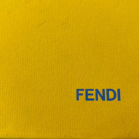 Fendi - Picture 2 of 7